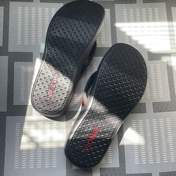 Vionic Tide toe post sandal, brand new never worn! - Picture 2 of 5